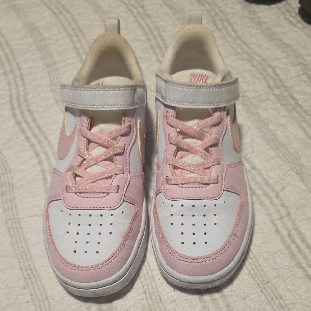 Nike Kids Sneakers in Pink and White - Picture 1 of 4